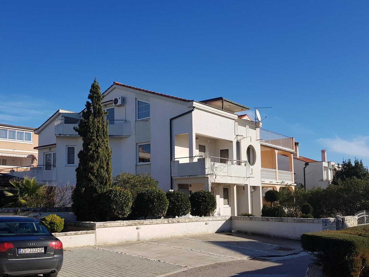 Apartments Harmony Novalja Exterior photo